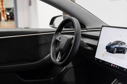 Used 2025 Tesla Model 3 Long Range image 22