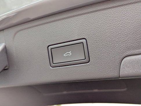 New 2026 Volkswagen Atlas Cross Sport SEL Premium R-Line image 31