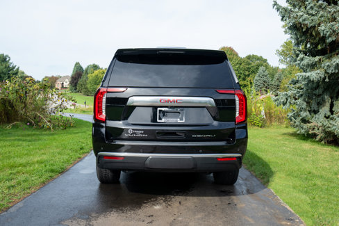 Used 2023 GMC Yukon XL Denali image 4