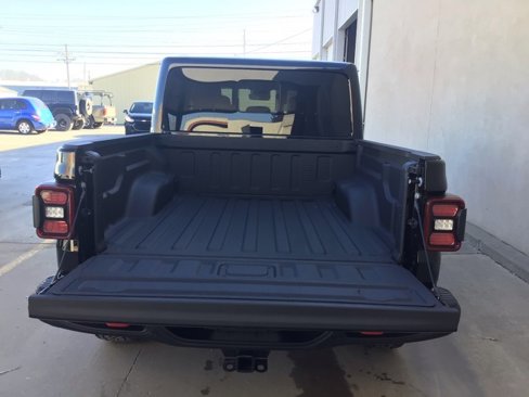 New 2025 Jeep Gladiator Rubicon image 17
