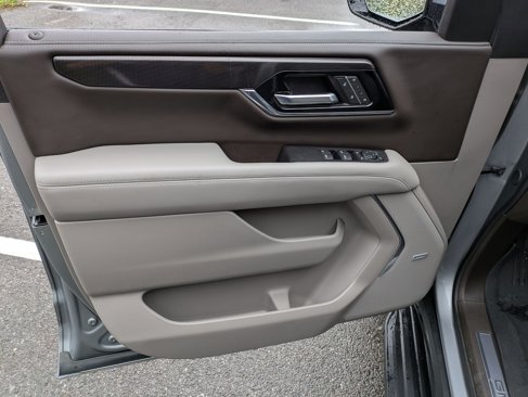 Used 2025 GMC Yukon Elevation image 6