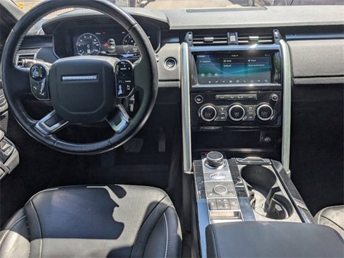 Used 2020 Land Rover Discovery HSE image 15