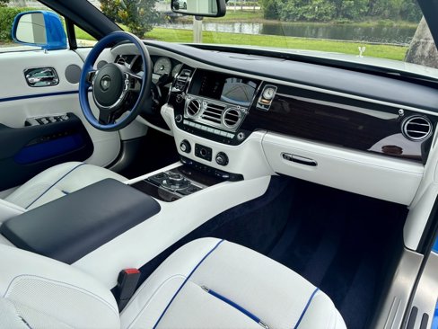 Used 2020 Rolls-Royce Wraith image 25
