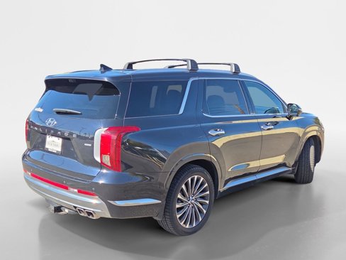 Used 2023 Hyundai Palisade Calligraphy image 3