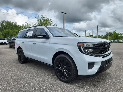 New 2025 Ford Expedition Platinum image 1