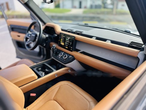 Used 2023 Land Rover Defender 130 First Edition image 17