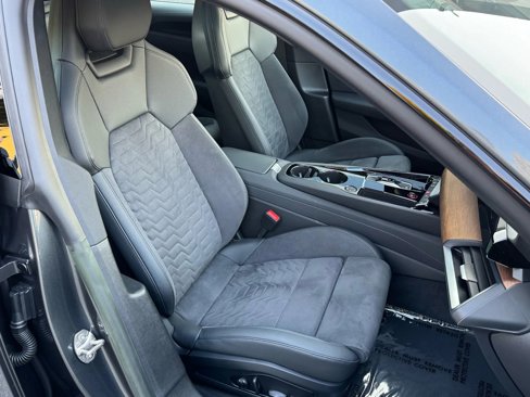 Used 2023 Audi e-tron GT Premium Plus image 25