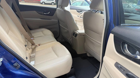 Used 2017 Nissan Rogue SL image 14