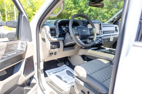 Used 2025 Ford F450 Platinum w/ Platinum Plus Package image 31