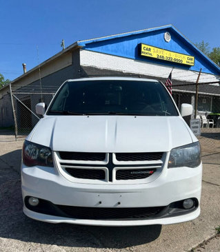 Used 2017 Dodge Grand Caravan GT image 2
