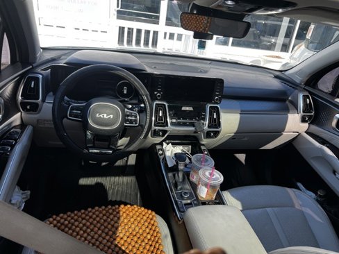 Used 2023 Kia Sorento SX image 7