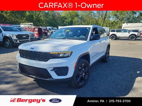 Used 2023 Jeep Grand Cherokee Altitude image 1