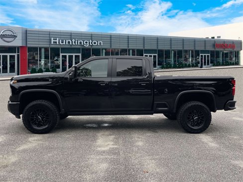 Used 2024 Chevrolet Silverado 2500 ZR2 w/ Technology Package image 9