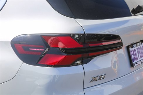Used 2024 BMW X5 sDrive40i w/ Premium Package image 11
