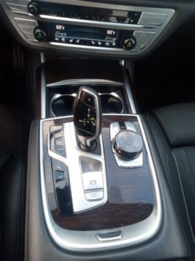 Used 2022 BMW 750i xDrive w/ Autobahn Package image 17