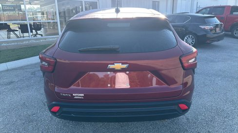 Used 2025 Chevrolet Trax LS image 6