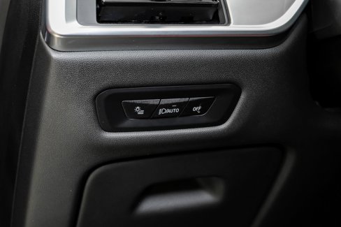 Used 2025 BMW X6 M60i w/ Executive Package image 32