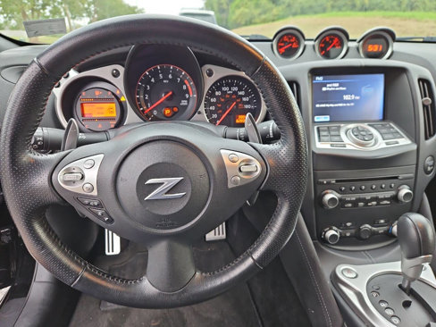 Used 2018 Nissan 370Z Touring image 12