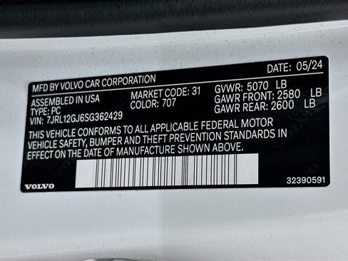 Used 2025 Volvo S60 B5 Core image 12