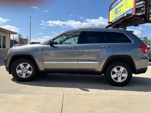 Used 2011 Jeep Grand Cherokee Laredo w/ Trailer Tow Group image 3