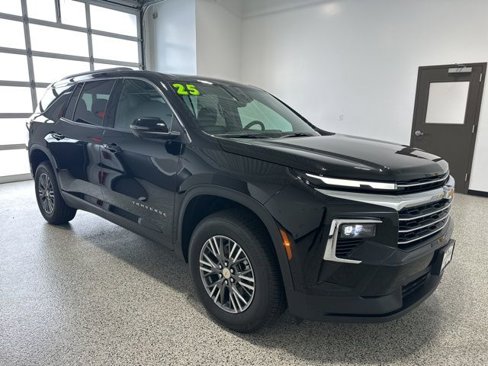 New 2026 Chevrolet Traverse LT w/ Driver Confidence Package image 2