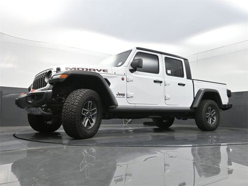 Used 2024 Jeep Gladiator Mojave w/ Safety Group image 27