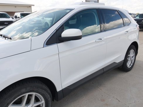 Used 2024 Ford Edge SEL image 7