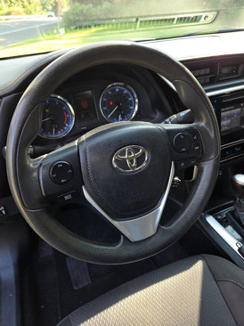 Used 2017 Toyota Corolla LE image 15