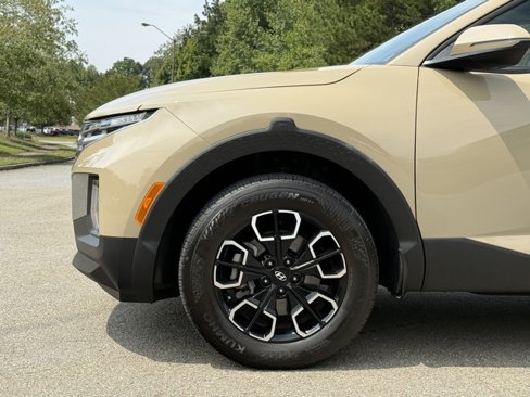 Used 2023 Hyundai Santa Cruz SEL Premium image 10