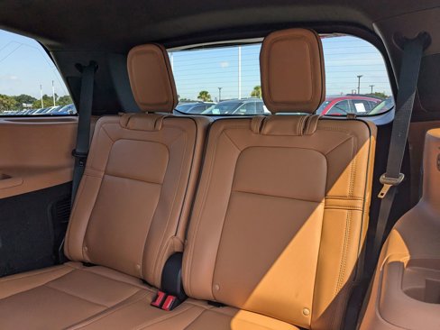 New 2025 Lincoln Aviator Black Label w/ Jet Appearance Package image 28