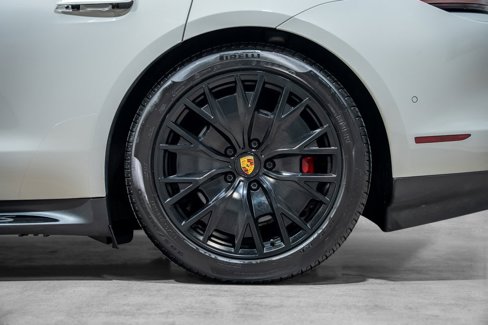 Used 2023 Porsche Taycan GTS image 27