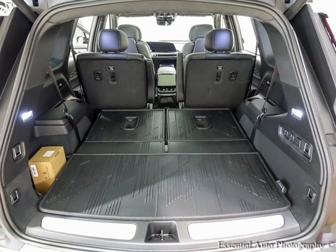 New 2026 Cadillac Vistiq Platinum w/ LPO, Floor Liner Package image 21