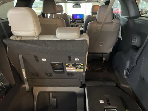 New 2025 Toyota Sienna XLE image 21