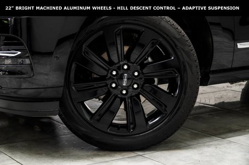 Used 2024 Lincoln Navigator Reserve w/ Monochromatic Package image 3