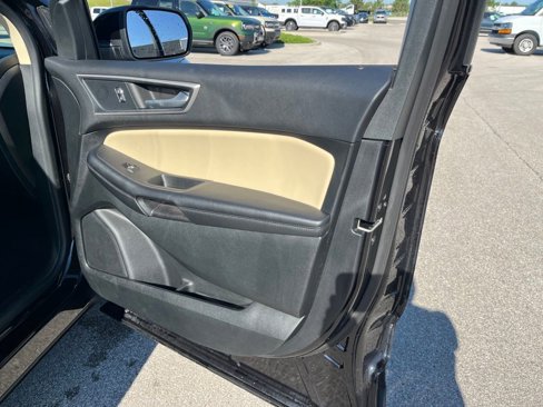 Used 2024 Ford Edge SEL w/ Convenience Package image 12