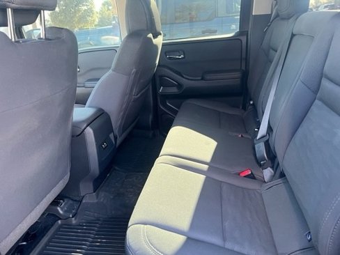Used 2024 Nissan Frontier SV w/ Technology Package image 4