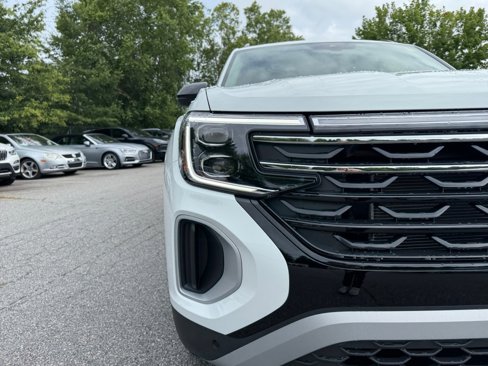 New 2025 Volkswagen Atlas Peak Edition SE image 24