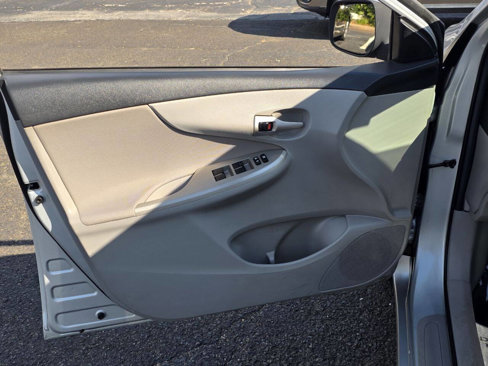 Used 2013 Toyota Corolla LE Special Edition image 9