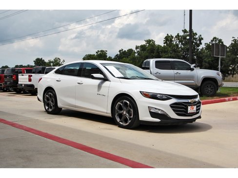 Used 2023 Chevrolet Malibu LT image 2