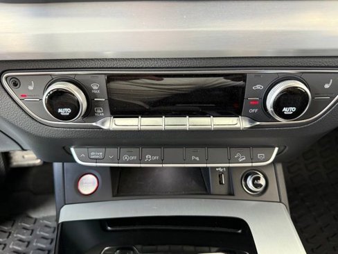 Used 2021 Audi SQ5 Premium w/ Convenience Package image 12