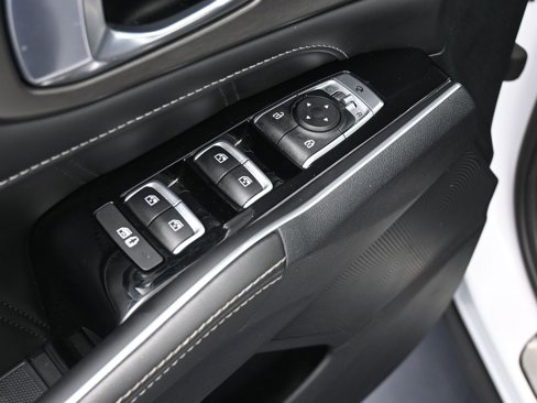 Used 2023 Kia Sorento SX image 17