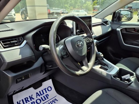 Used 2023 Toyota RAV4 LE image 13