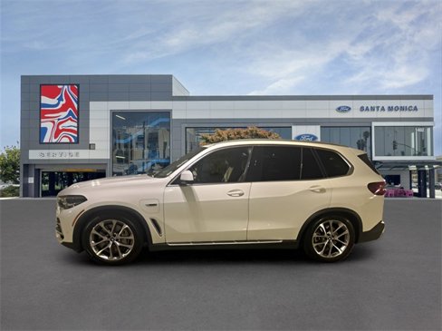 Used 2023 BMW X5 xDrive45e image 6