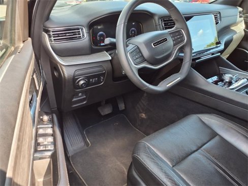 Used 2023 Jeep Wagoneer Series III w/ Preferred Equipment Group image 15