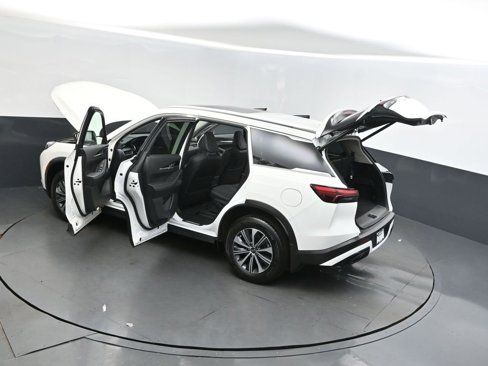 Used 2025 INFINITI QX60 Pure image 2