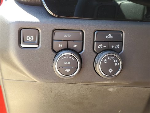 Used 2024 Chevrolet Silverado 1500 LT image 25