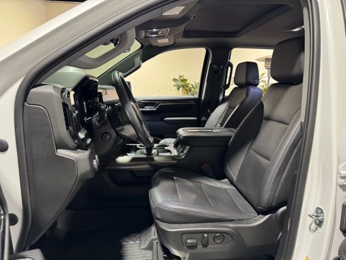 Used 2022 Chevrolet Silverado 1500 LTZ w/ LTZ Premium Package image 11