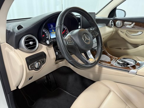 Used 2016 Mercedes-Benz GLC 300 4MATIC image 9
