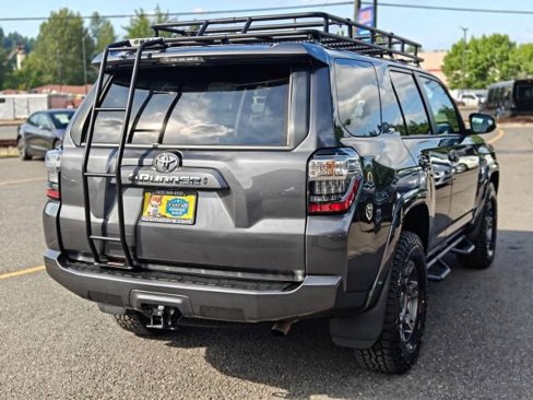 Used 2022 Toyota 4Runner SR5 Premium image 7