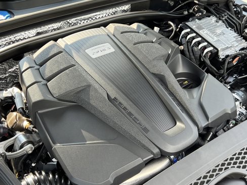 New 2025 Porsche Macan S image 34